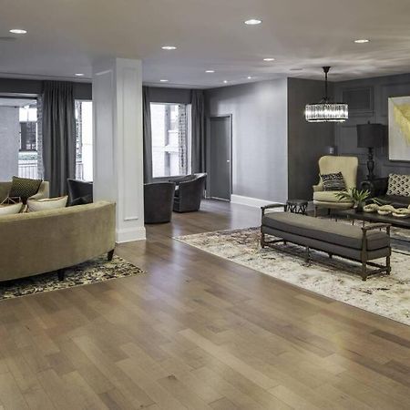 Elegant Apartment W Views At Crystal City Arlington Bagian luar foto