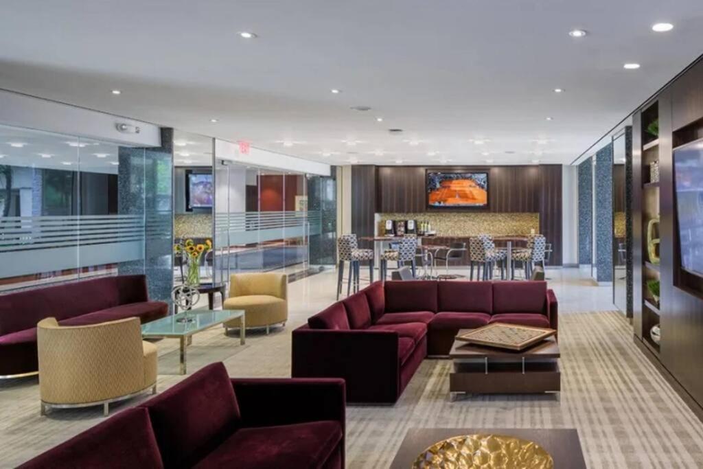 Elegant Apartment W Views At Crystal City Arlington Bagian luar foto
